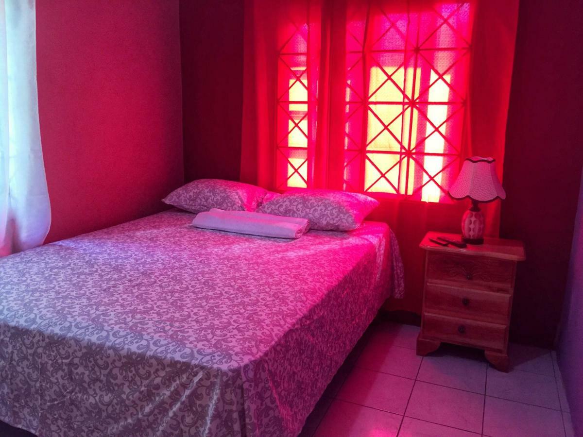 Yaad Hostel Montego Bay Room photo